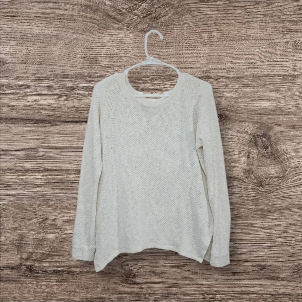 Velvet By Graham & Spencer Asymmetrical Textured Sweater Size Small Side Slits
